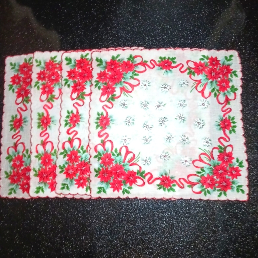 Vintage Poinsettia Christmas Hankerchiefs/Napkin Set of 4.